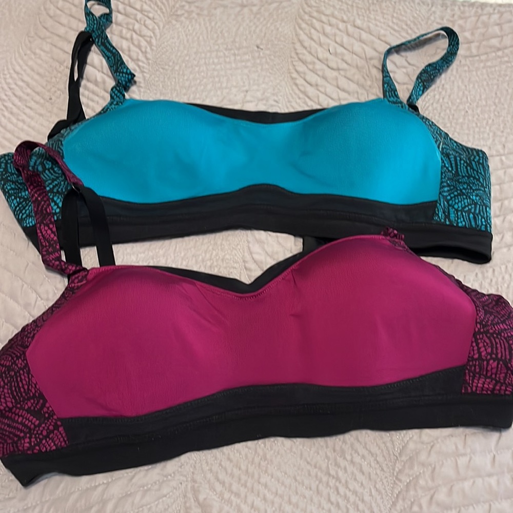 2 Moving Comfort Fineform sports bras